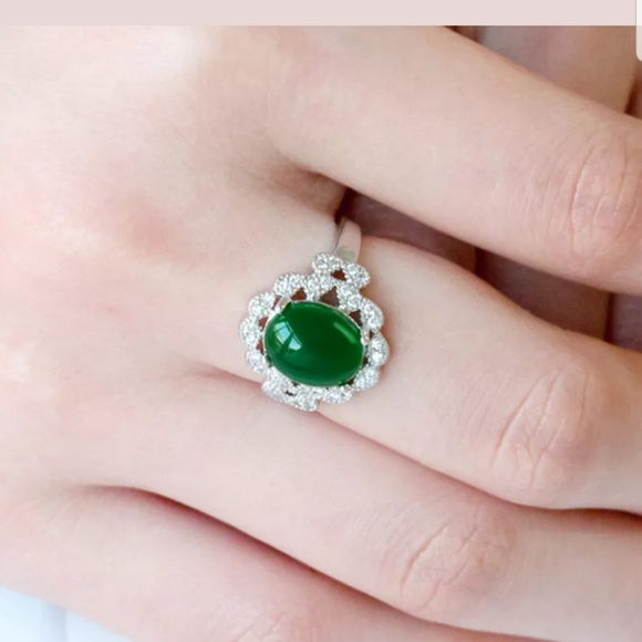 Jewelry - NEW WOMEN STERLING SILVER EMERALD ENGAGEMENT RING